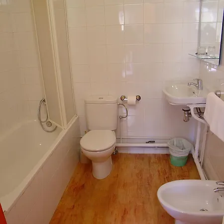 阿达纽斯旅馆 招待所 La Bisbal d'Emporda