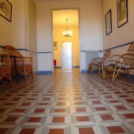 Adarnius Penzion La Bisbal d'Emporda