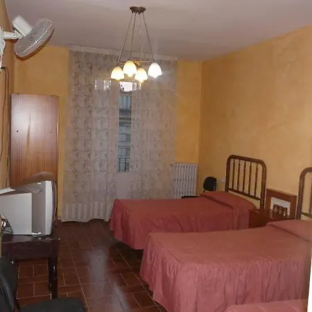 阿达纽斯旅馆 招待所 *